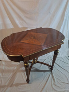 Table de milieu Napoléon III avec un tirroir