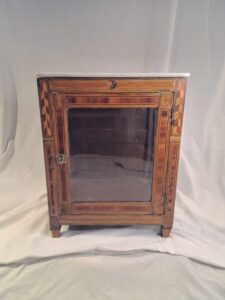 Petite Vitrine Marquetée XVIIIème